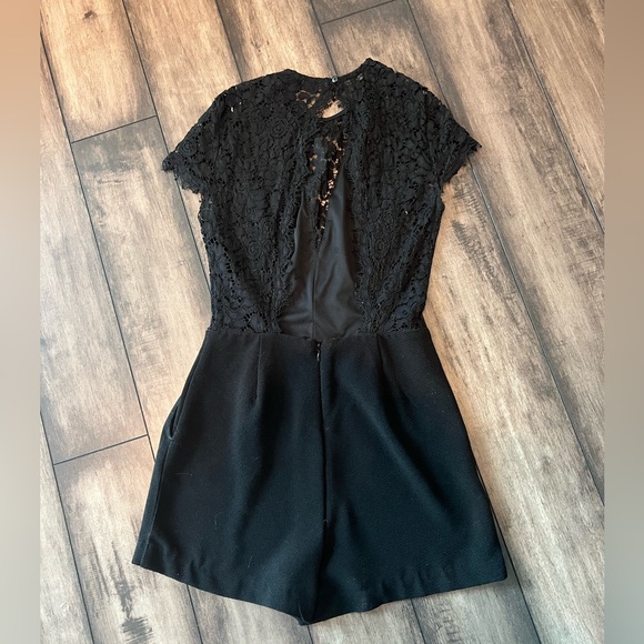 Dynamite Lace Romper - Picture 7 of 7